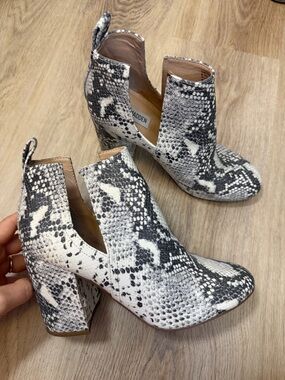 Steve Madden Nayna Grey Snake Print Ankle Booties